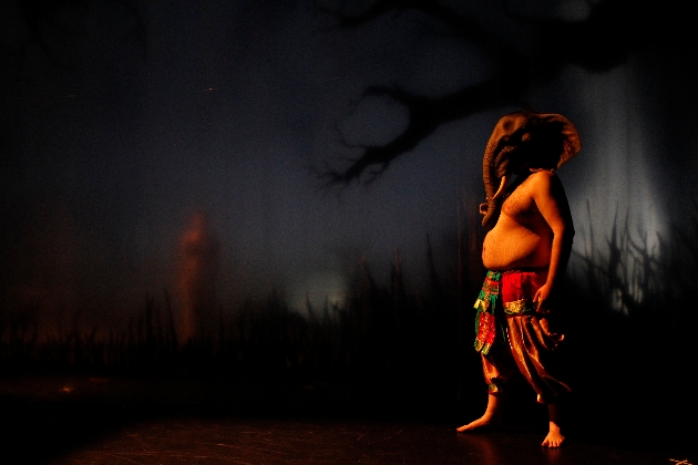 Quelques effigies à la question. Ganesh Versus the Third Reich de Bruce Gladwin