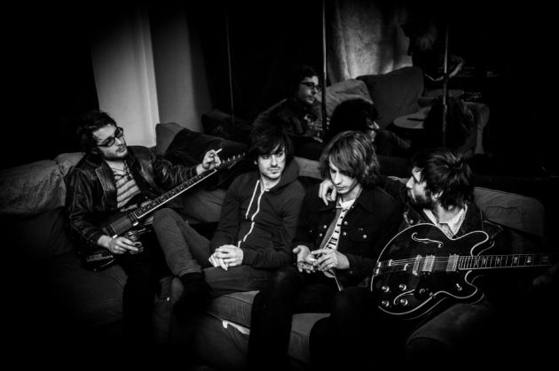 Amantani sort son rock du garage