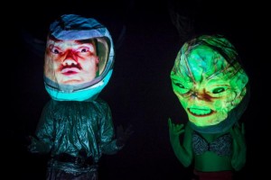 Le numéro d'Egotrip Productions, utilisant la projection d'images. Photo: Caroline Hayeur